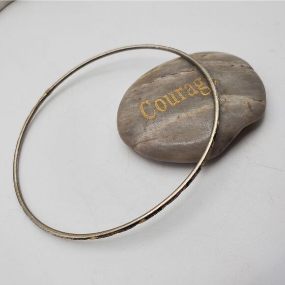 Silver tone loop bracelet bangle - Picture 2 of 2